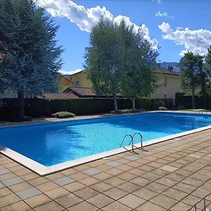  Ferienhaus House In A Beautiful With Garden, Swimming Pool And Parking Spot - Larihome A07